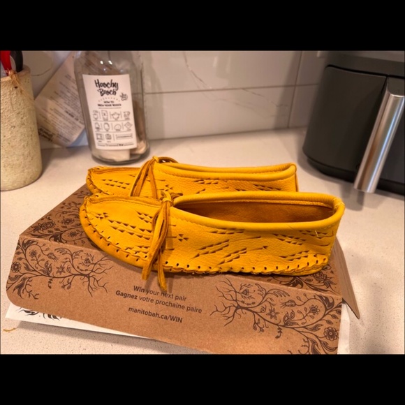 Manitobah Deerskin Moccasins - Picture 1 of 1